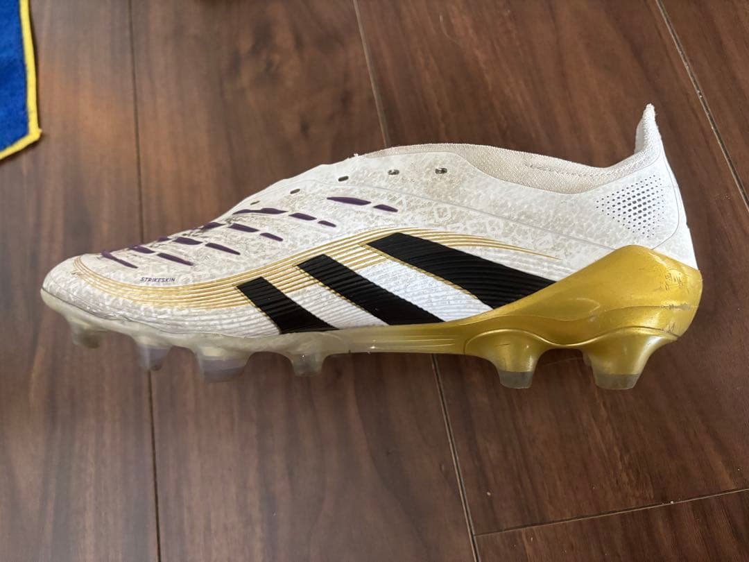 マ*ミ様 adidas Predator サッカーシューズ ホワイト/ブラック/