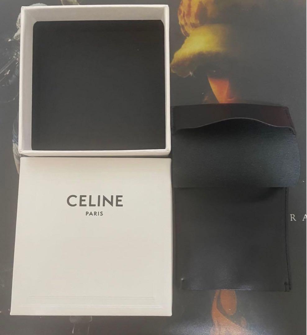 セリーヌ トリオンフ ラージ スナップ ヘアクリップ アイボリー