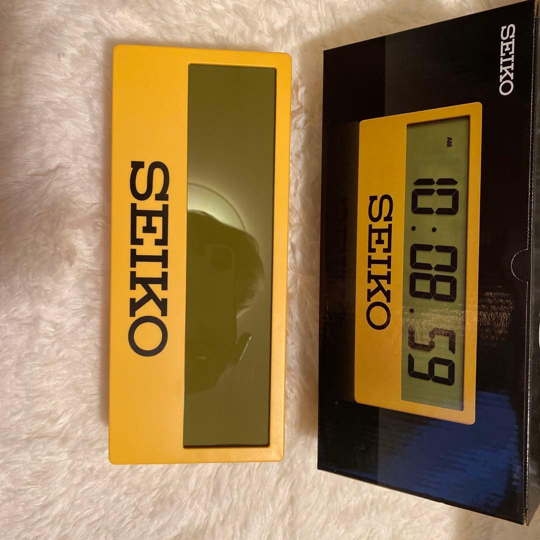 新品SEIKO デジタル掛け時計(置き時計) イエロー