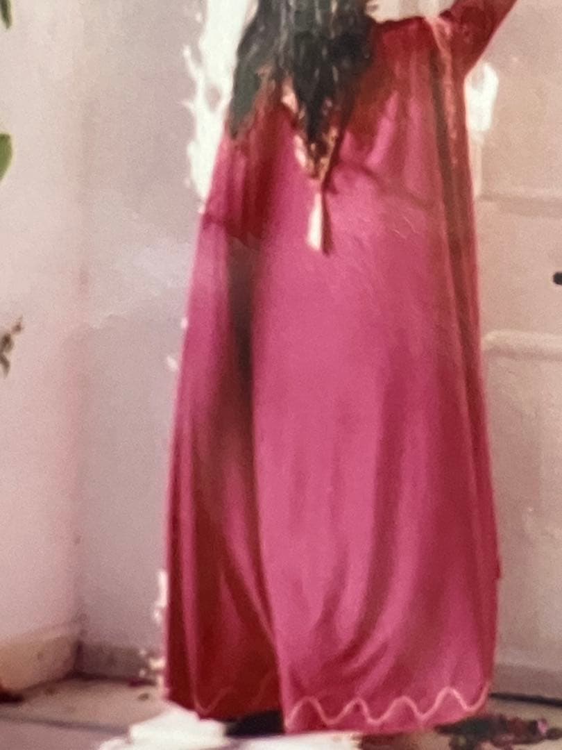 ｟チュニジア民族衣装｠バーガンディ刺繍フード付きロングドレス