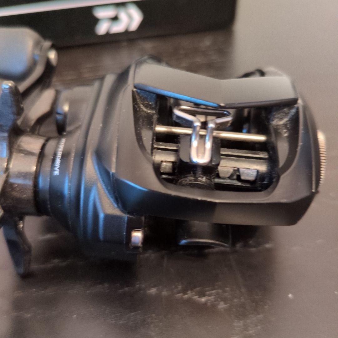 ONE　TATULA TW 80H ベイトリール ブラック