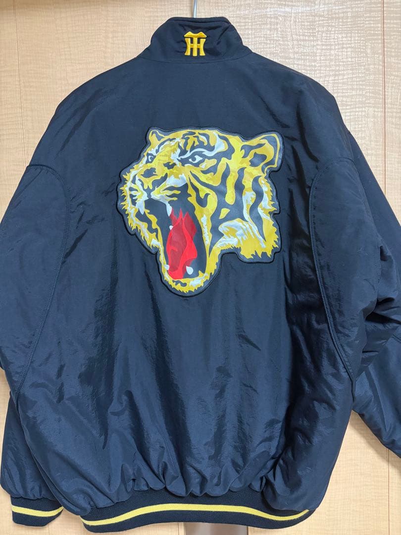 阪神タイガース　グラウンドコート　Oサイズ