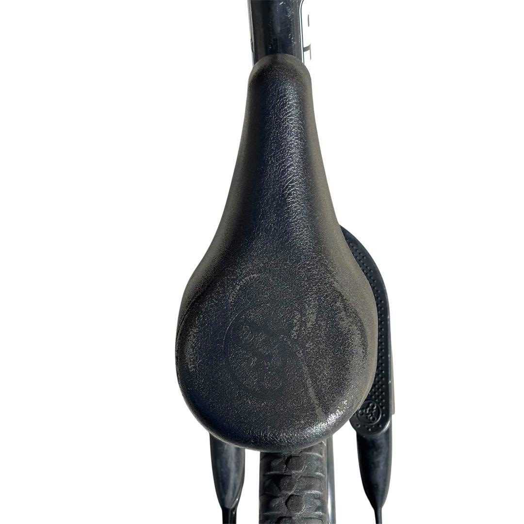 美品 ストライダー STRIDER 12 スポーツモデル 黒 バランスバイク