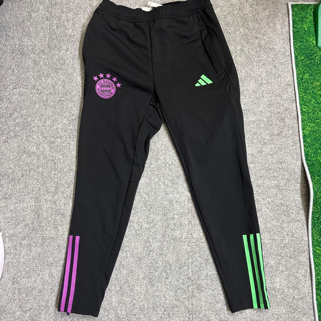 バイエルンミュンヘン 23/24 トレーニングトップ&トレーニングパンツ
