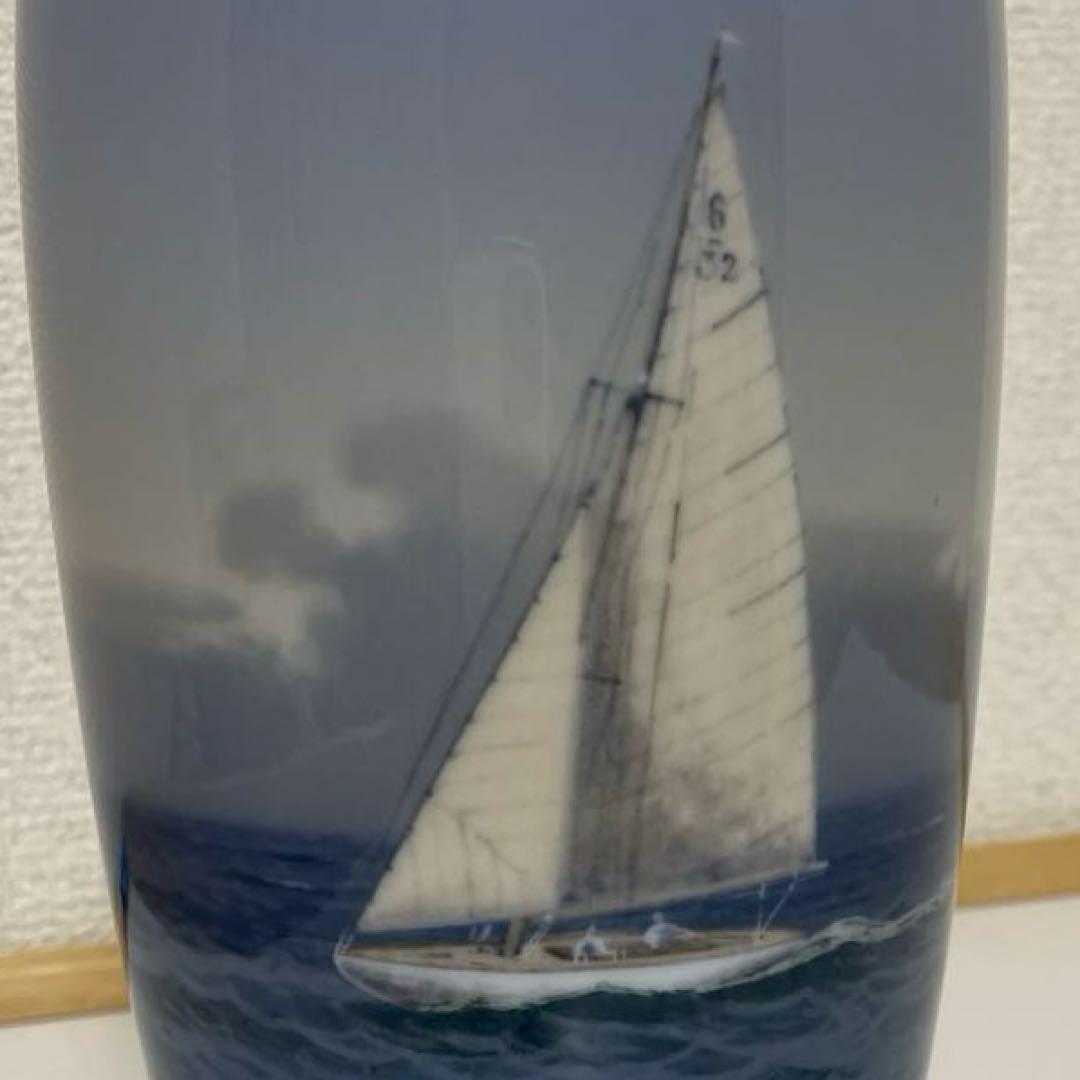 ・花瓶・航走するyacht・陶器製・１９cm・ ・