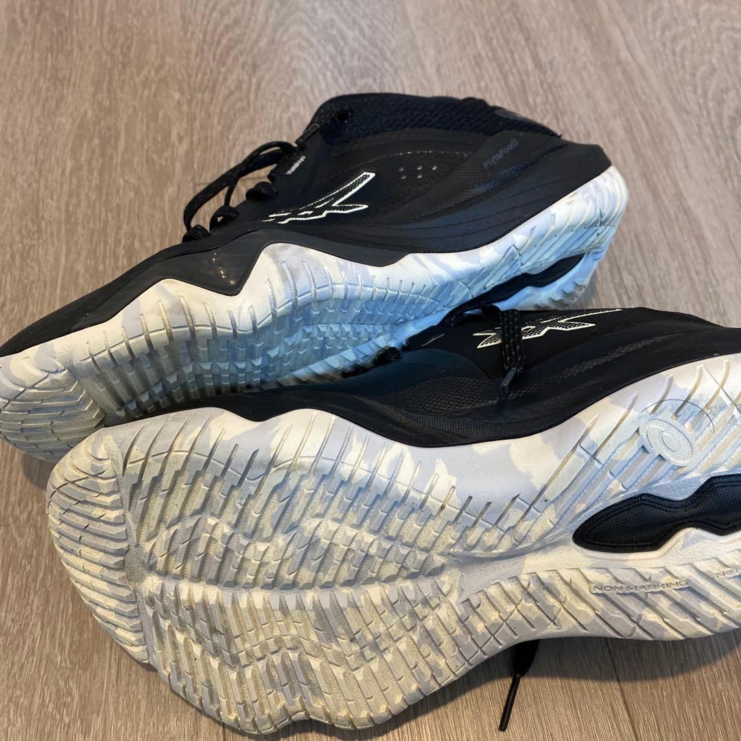 asics バッシュ25.5cm NOVA SURGE LOW 1061A043