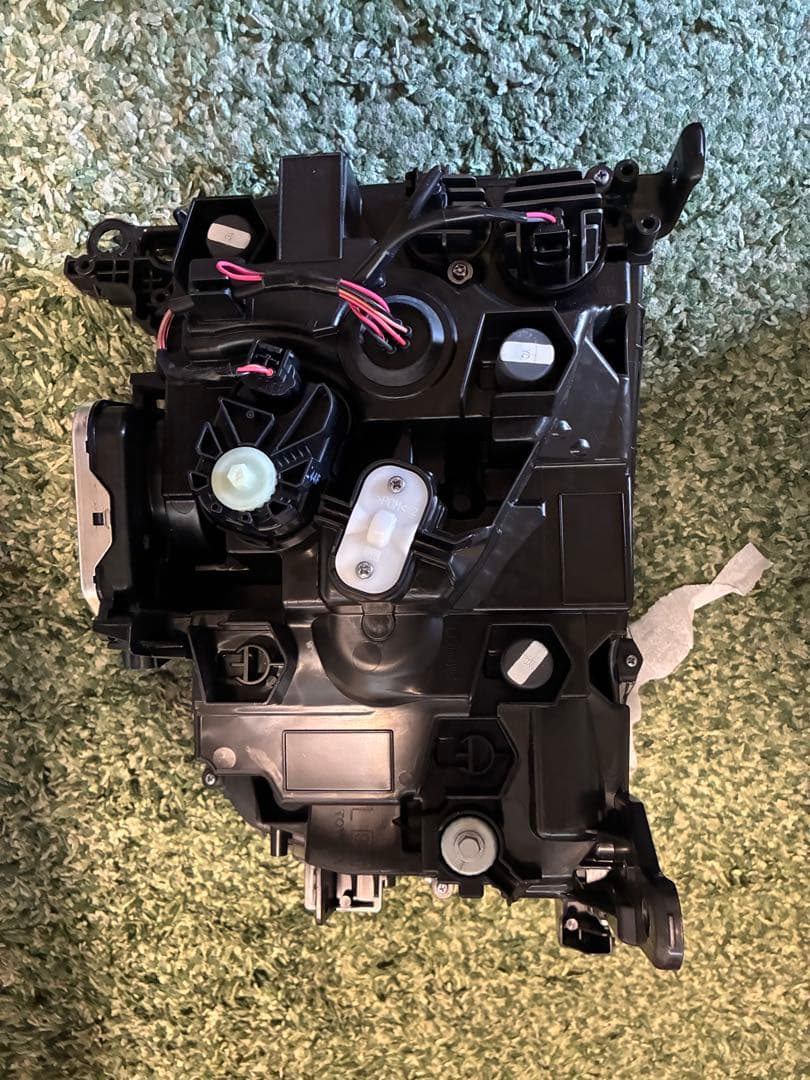 ランドクルーザー250 VX 未使用品 ヘッドライト 2個セット 四角目