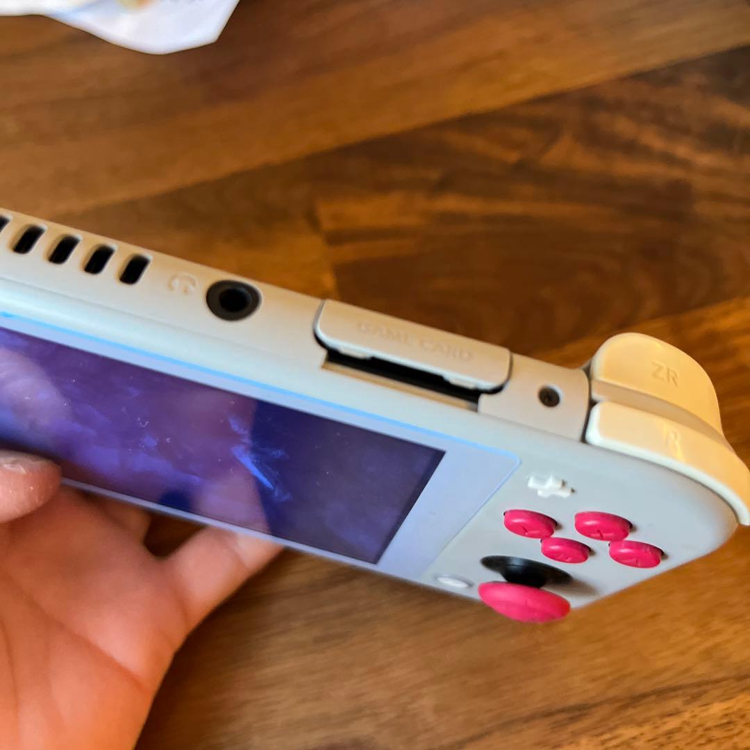 Switch本体　ソ－ド、シ－ルド　未使用充電器セット