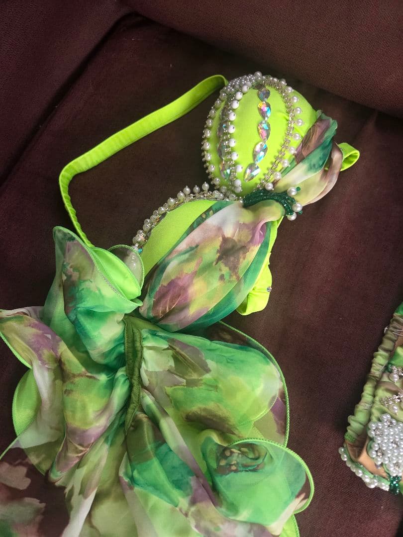 【値下げ】ベリーダンス衣装　オリエンタル　緑　グリーン　ブラ　スカート