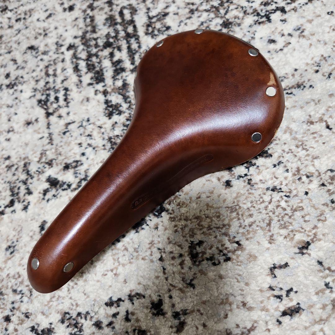 BROOKSレザーサドル