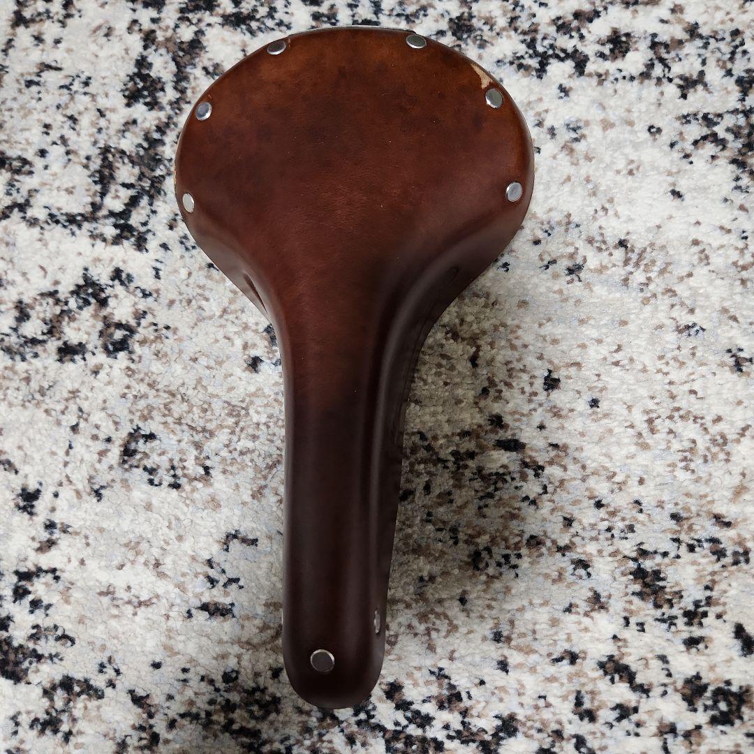 BROOKSレザーサドル