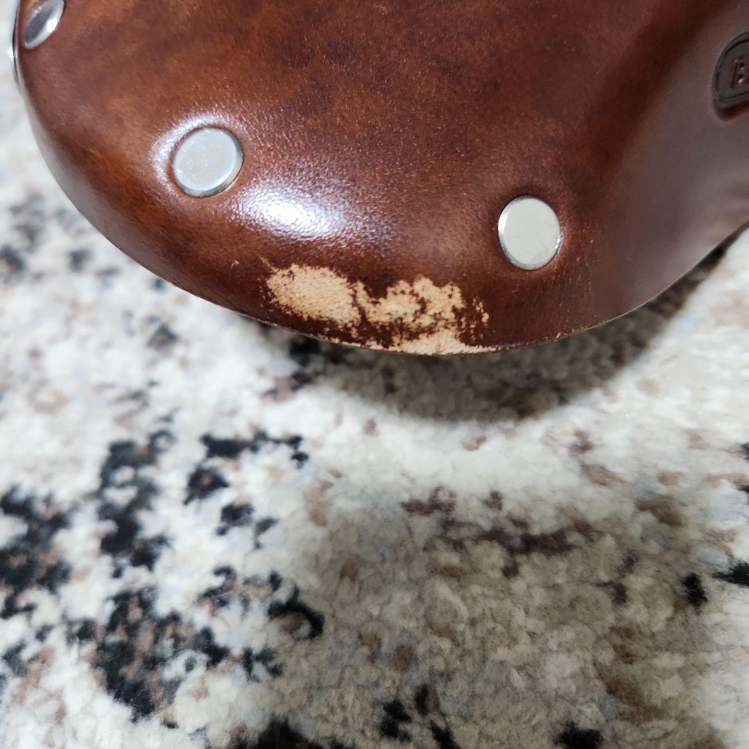 BROOKSレザーサドル